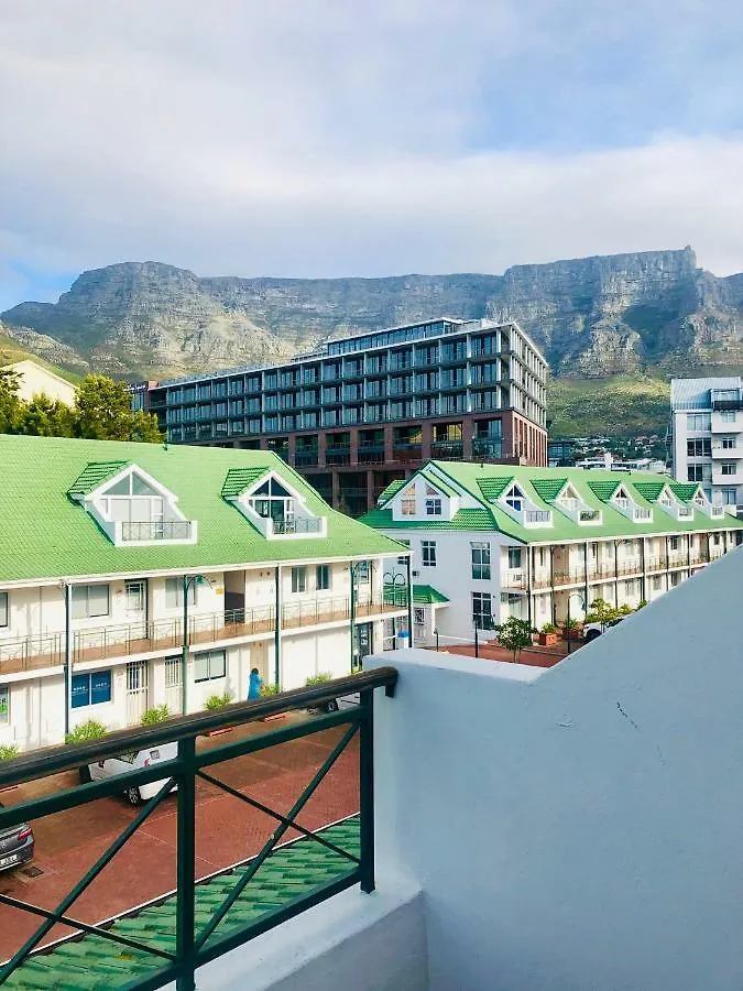 Roeland Square contacts